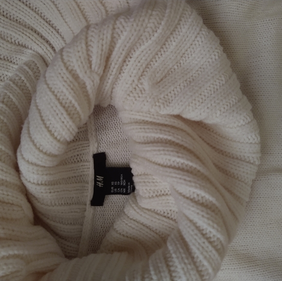 Cute top - Picture 3 of 4